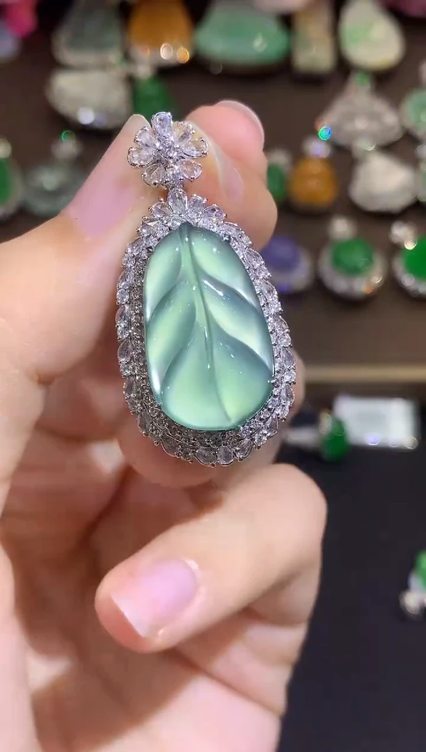 吊坠(不含链)18K金镶嵌翡翠B186