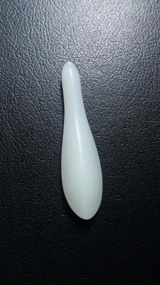 颈饰未镶嵌和田玉俄巴沙天鹅手把件