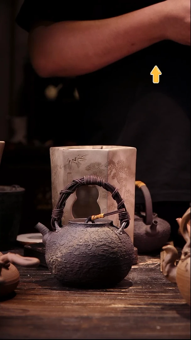 纯手工黑陶提梁