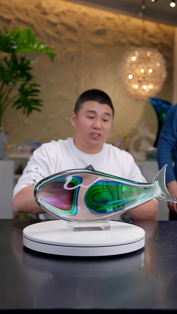 摆件金红蓝绿设计款鱼摆件