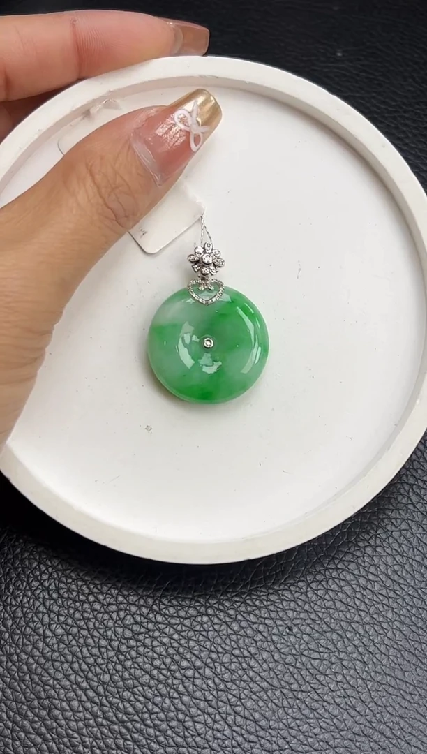 【闪购商品】翡翠颈饰18K金镶嵌YM911-1 平安扣