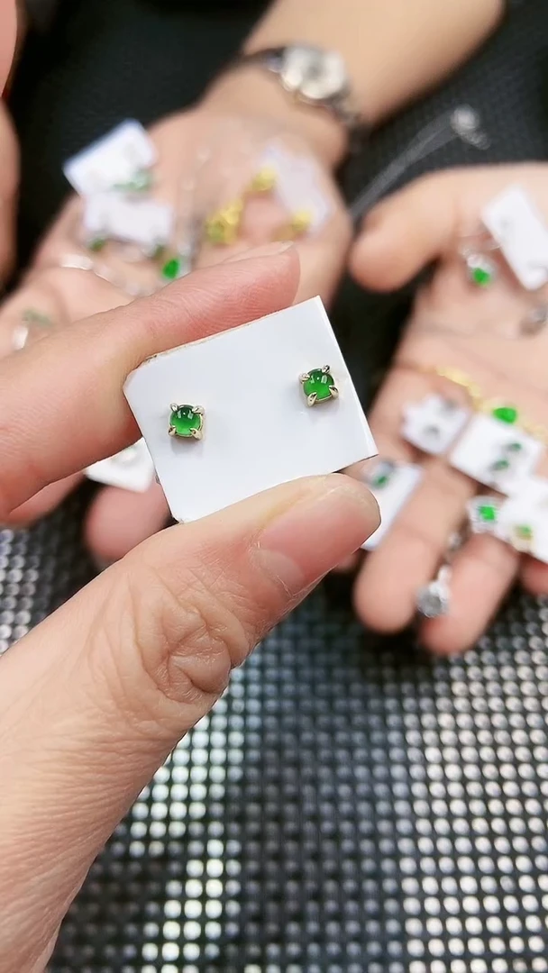 【闪购商品】翡翠耳饰未镶嵌11111111