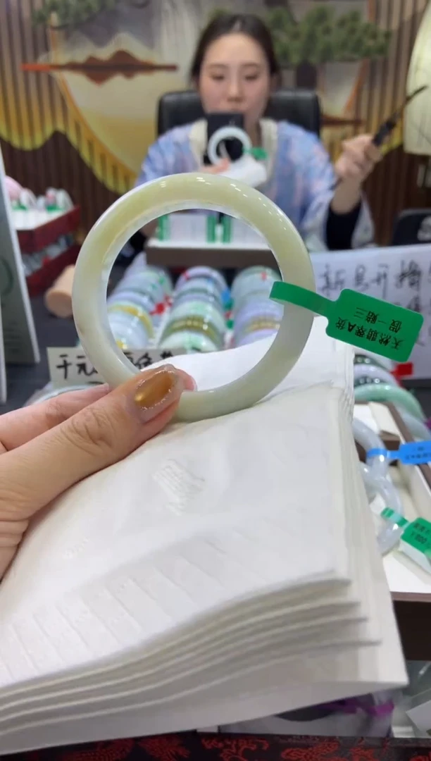 未镶嵌手镯翡翠0009011