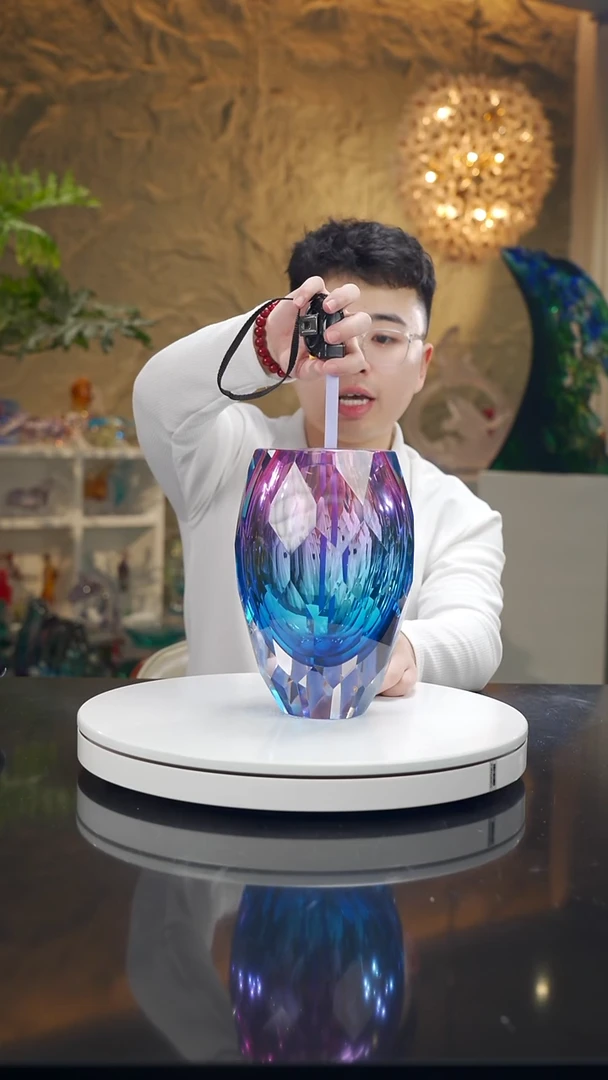 手工艺品琉璃金红蓝切面花器