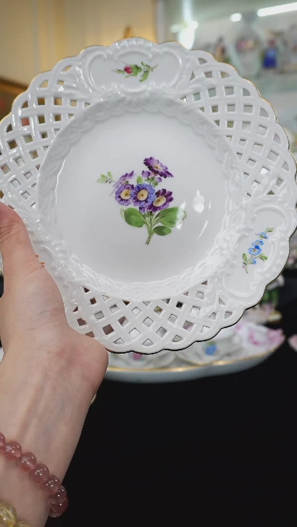 骨瓷婷婷中古器物如图所示102