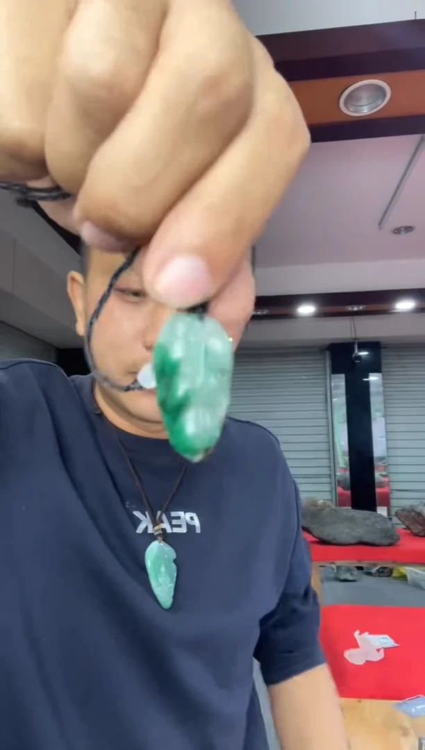【闪购商品】石英质玉吊坠(不含链)未镶嵌叶子