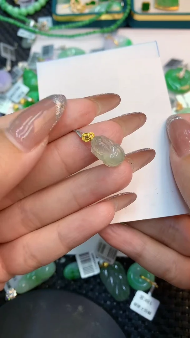颈饰未镶嵌翡翠1