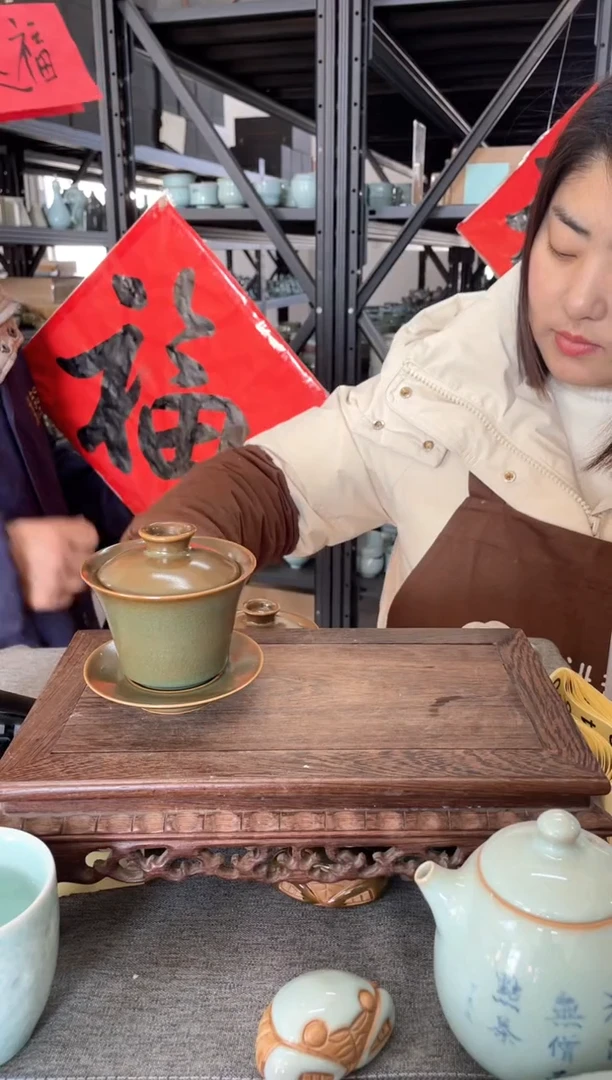 【闪购商品】瓷片青绿釉马蹄盖碗。。