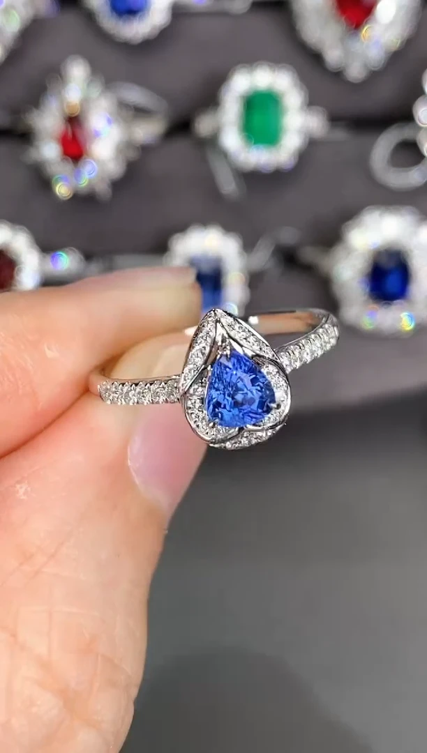 蓝宝石戒指18K金镶嵌【闪购】0.68ct/七天鉴赏