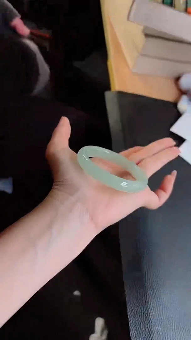 【闪购商品】石英质玉手镯未镶嵌397