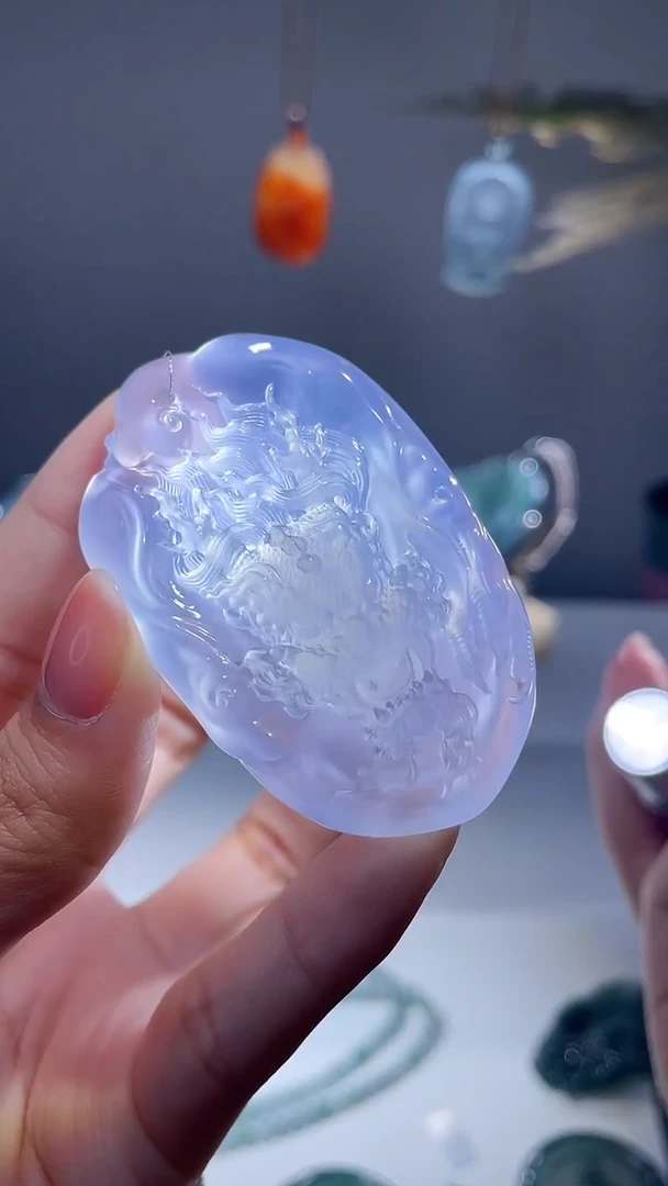 未镶嵌颈饰玛瑙/玉髓龙牌