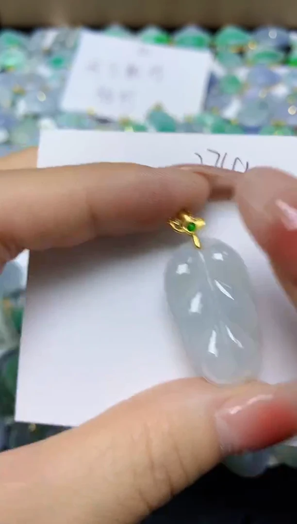 翡翠未镶嵌颈饰 天然缅甸翡翠A货