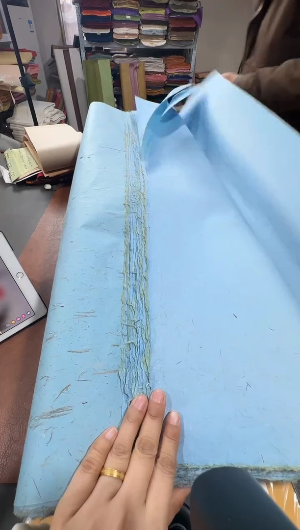 六尺湖蓝色麻纸真金50张