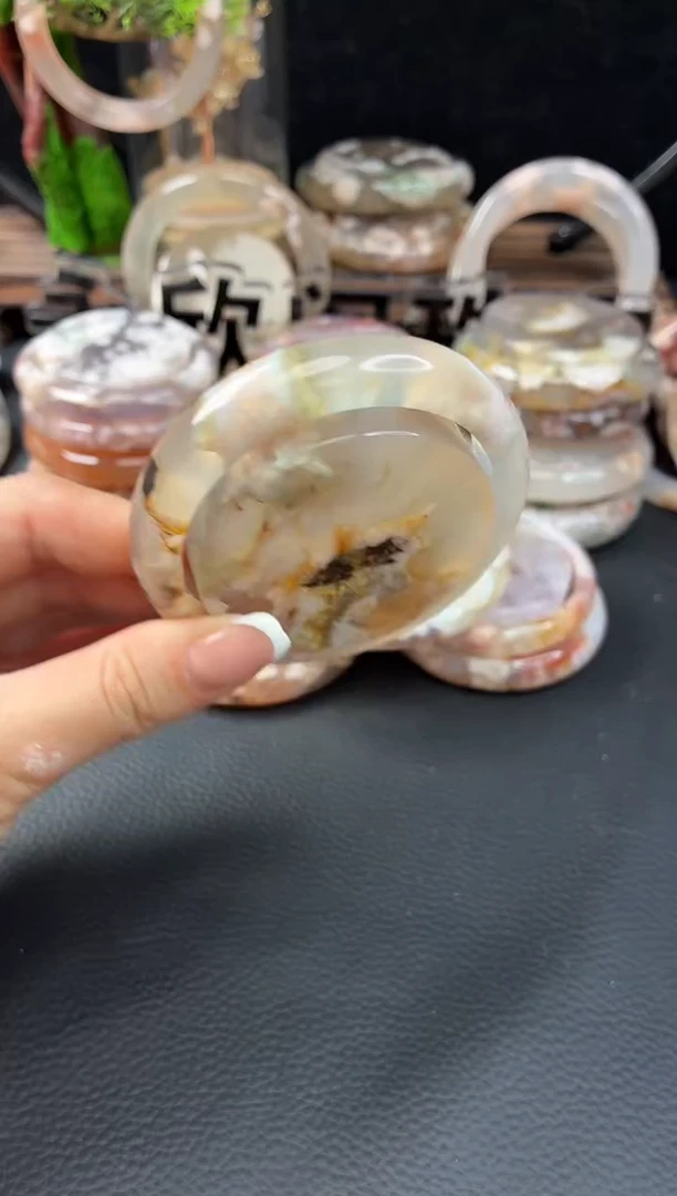 未镶嵌手镯（圆镯）石英质玉57.7