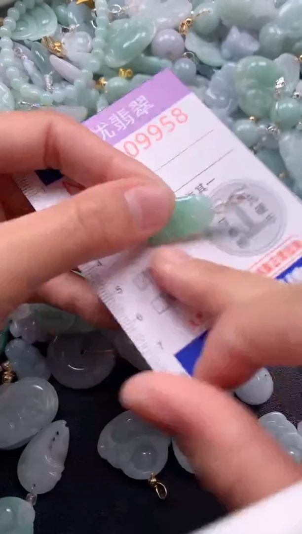 颈饰未镶嵌翡翠9958