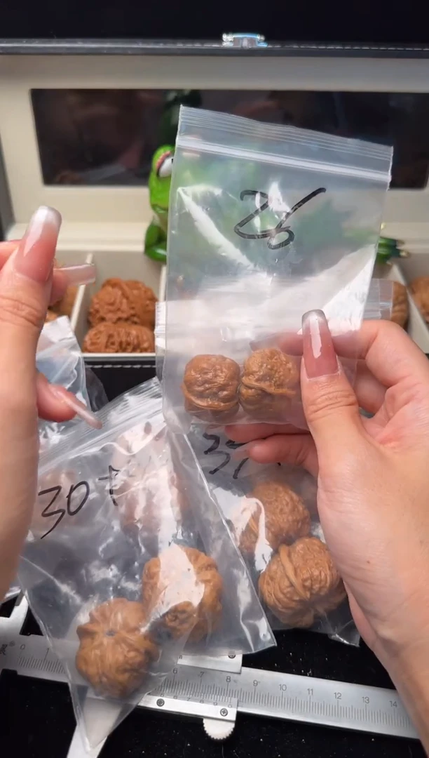 吊坠文玩核桃文玩核桃11   不退不换26尺寸