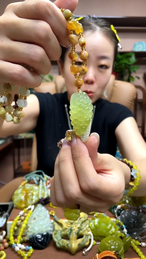 未镶嵌岫玉吊坠·