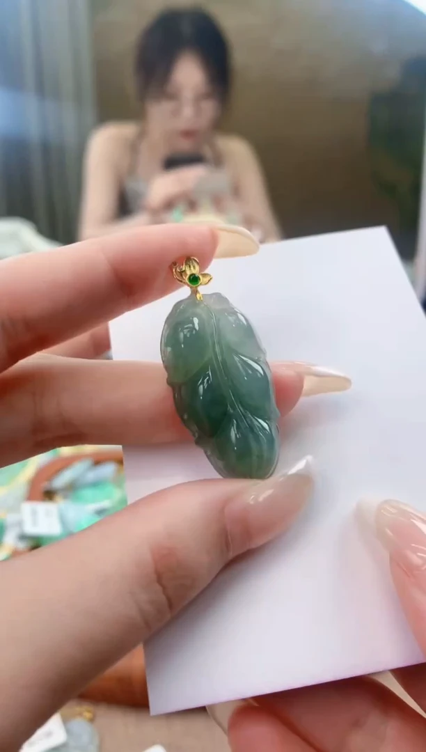 翡翠未镶嵌颈饰天然A货翡翠挂件