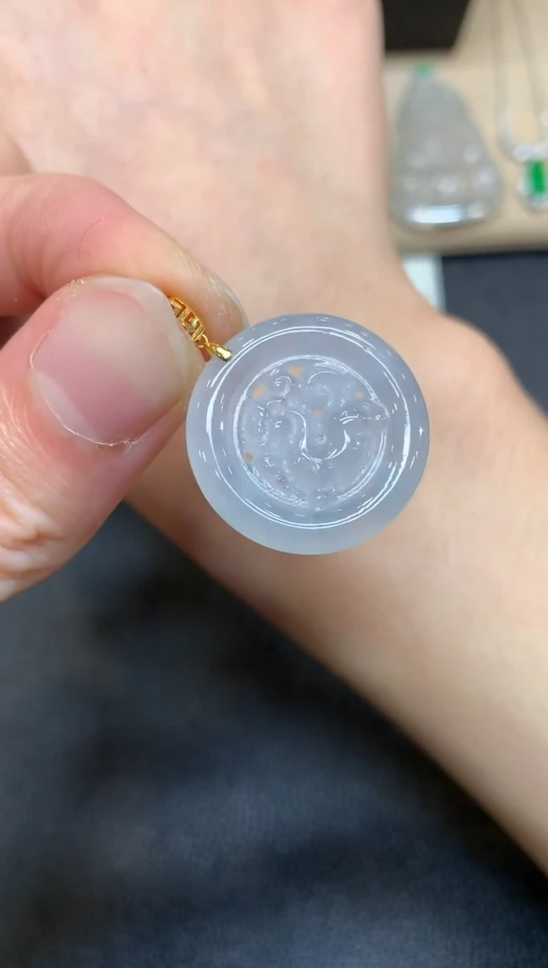 【闪购商品】翡翠颈饰18K金镶嵌无事牌【无服务费】