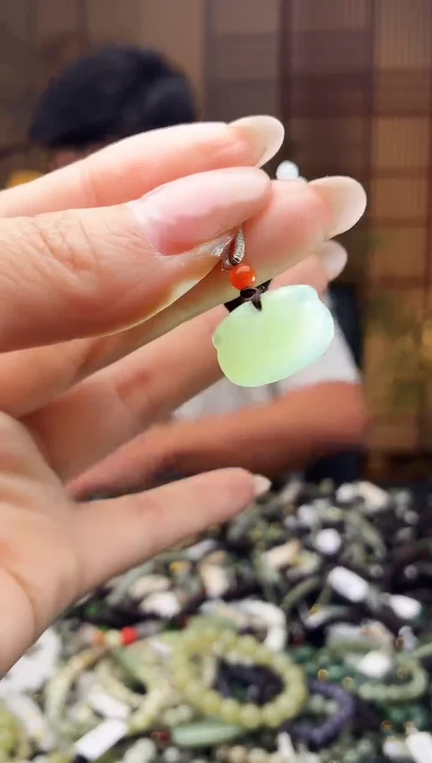 颈饰未镶嵌和田玉多样性发货，拍一发一