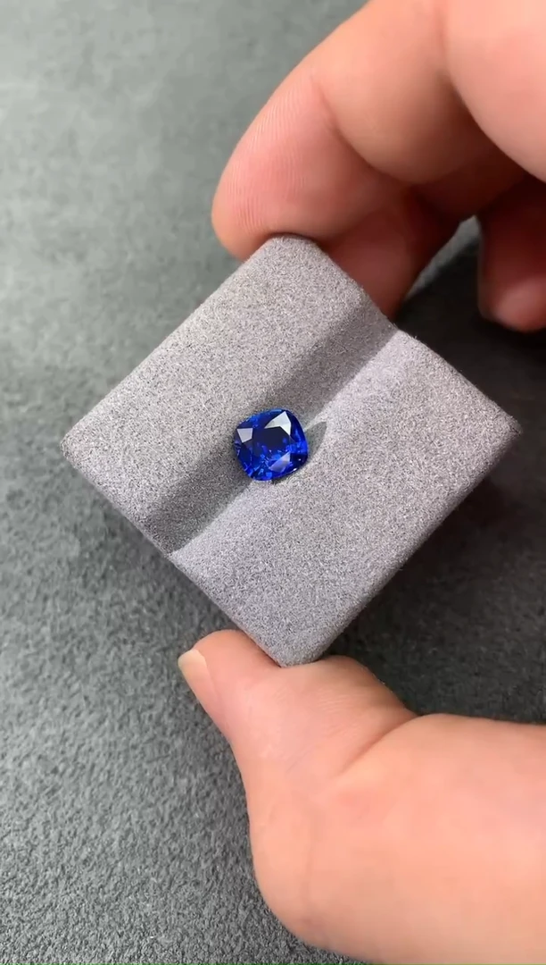 裸石蓝宝石皇家蓝 1.35CT