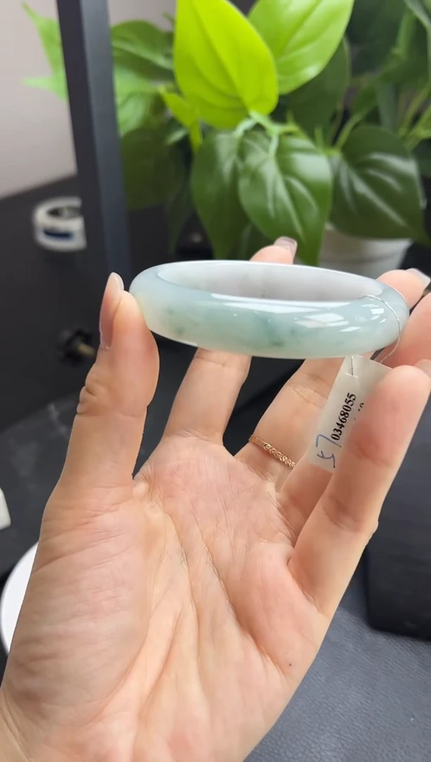 【闪购商品】翡翠手镯未镶嵌手镯56-58圈口