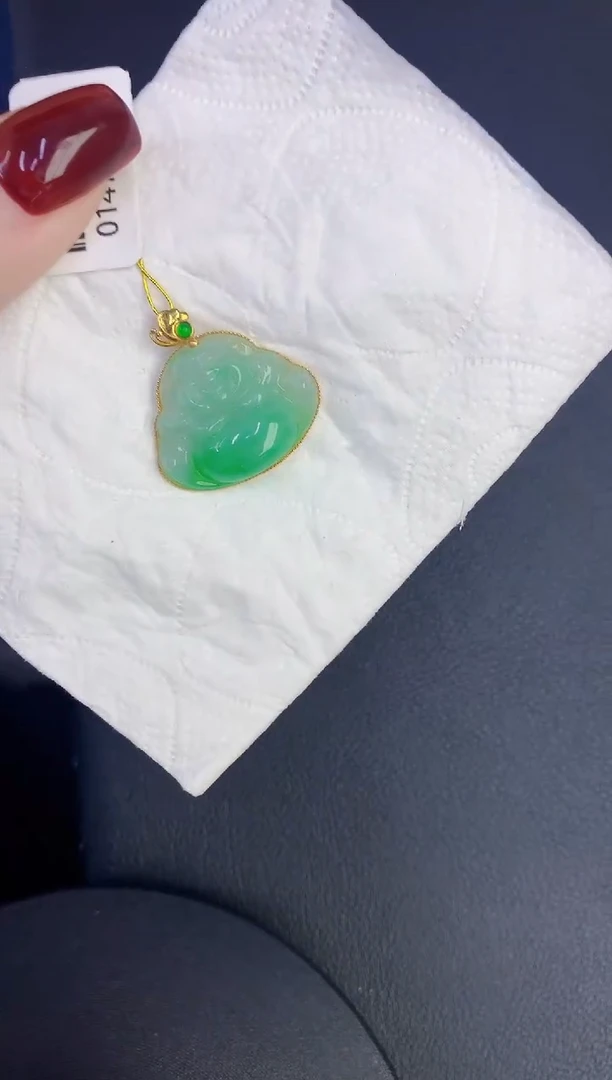 颈饰18K金镶嵌翡翠缅甸天然翡翠A货