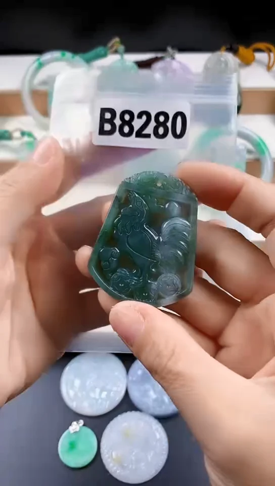 颈饰未镶嵌翡翠天然翡翠吊坠挂件