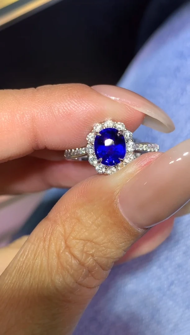 戒指蓝宝石18K金镶嵌1.43CT