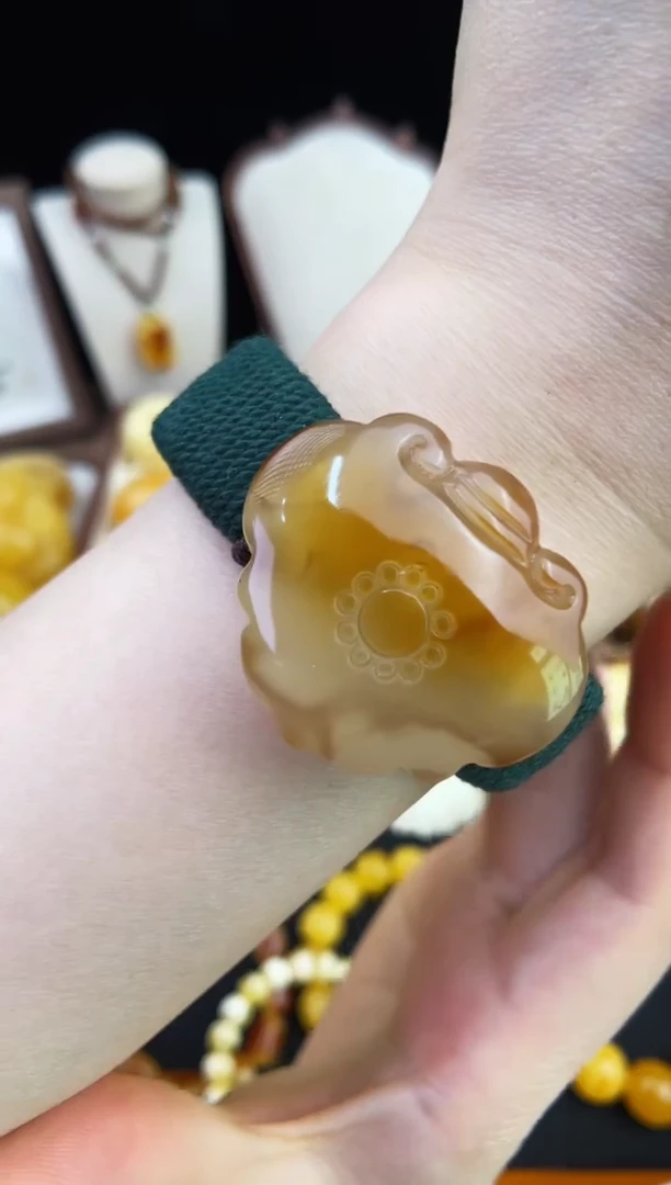 琥珀未镶嵌珠宝奇石柒月