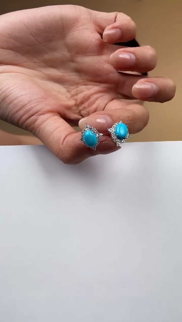 18K金镶嵌绿松石耳钉6*8mm