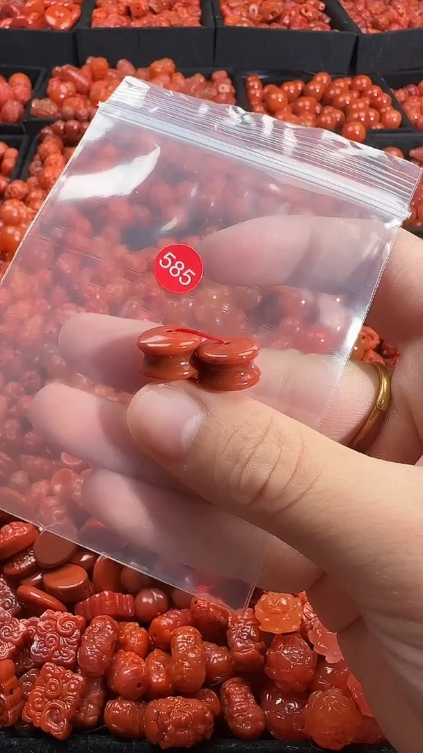 颈饰未镶嵌南红玛瑙1