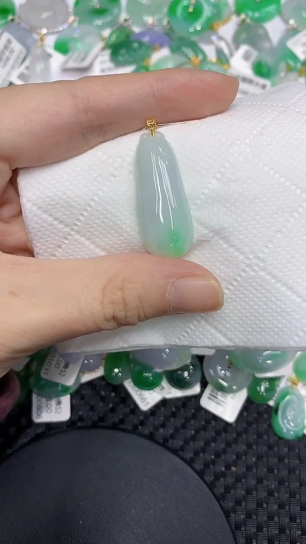 颈饰18K金镶嵌翡翠11111111111111111