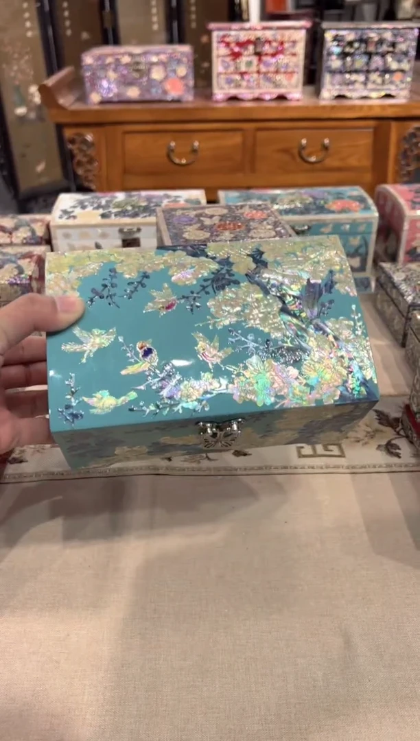 按扣绒布底弘贝雅螺钿漆器文化馆