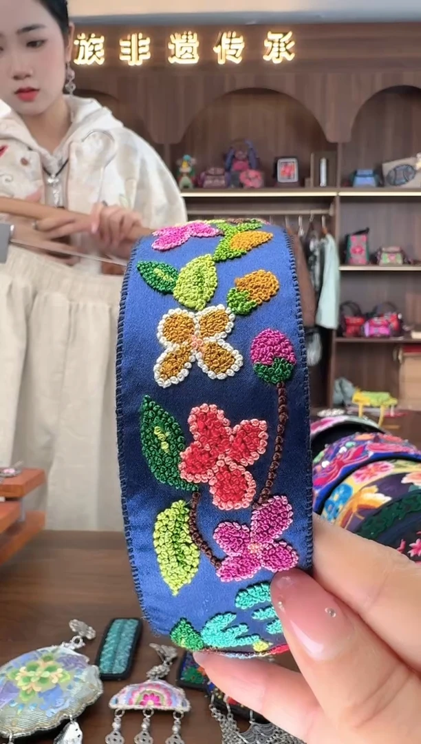 刺绣扶光苗绣传承L64