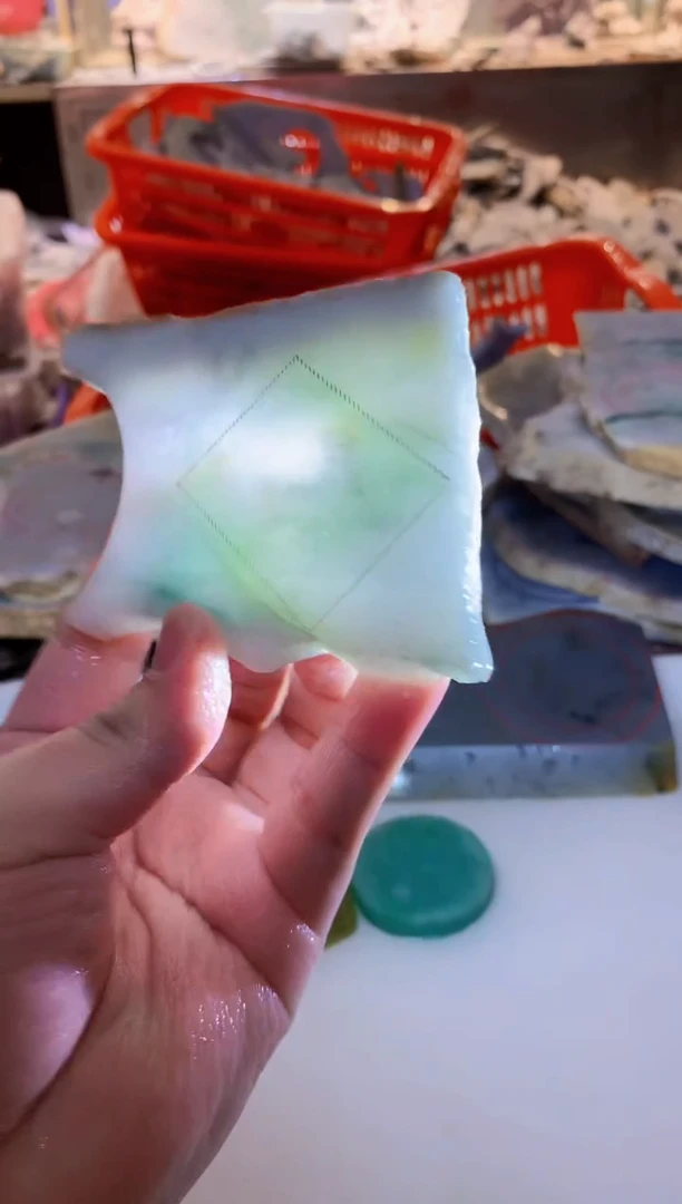 翡翠未镶嵌颈饰0朗0翡翠珠宝172