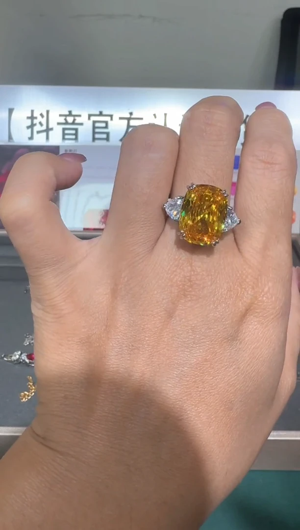 18K金镶嵌戒指/指环钻石0