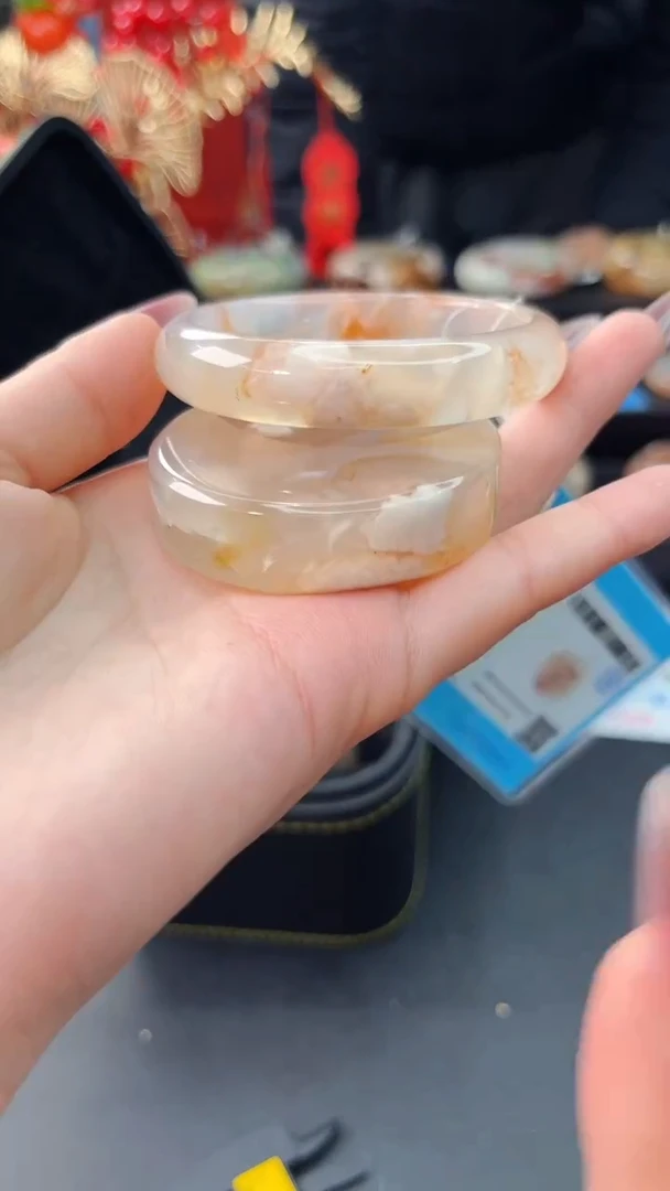 【闪购商品】石英质玉手镯未镶嵌赠送镯心（54圈口）