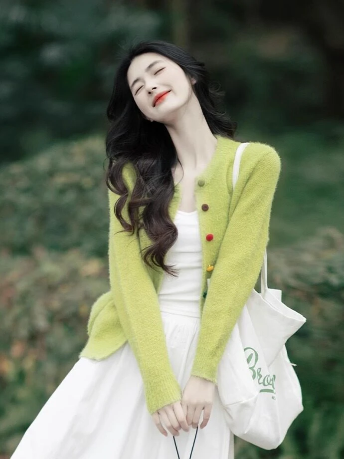 2025春季韩系温柔穿搭绿色针织开衫上衣搭配时尚百搭半身裙两件套