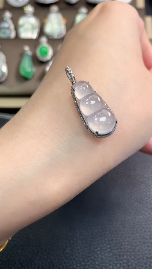 翡翠18K金镶嵌吊坠(不含链)春日珠宝 B42