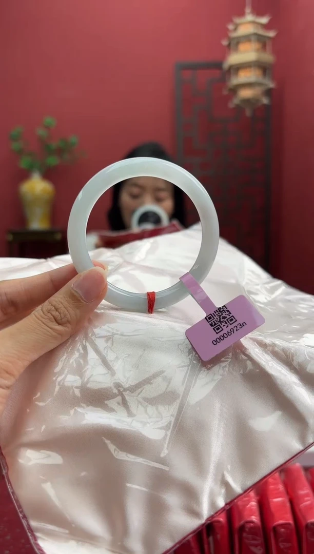 未镶嵌手镯（圆镯）翡翠翡翠手镯1