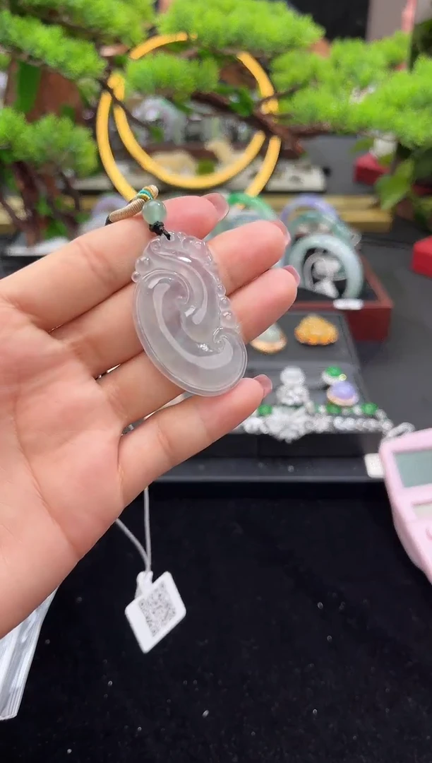 颈饰未镶嵌翡翠吊坠