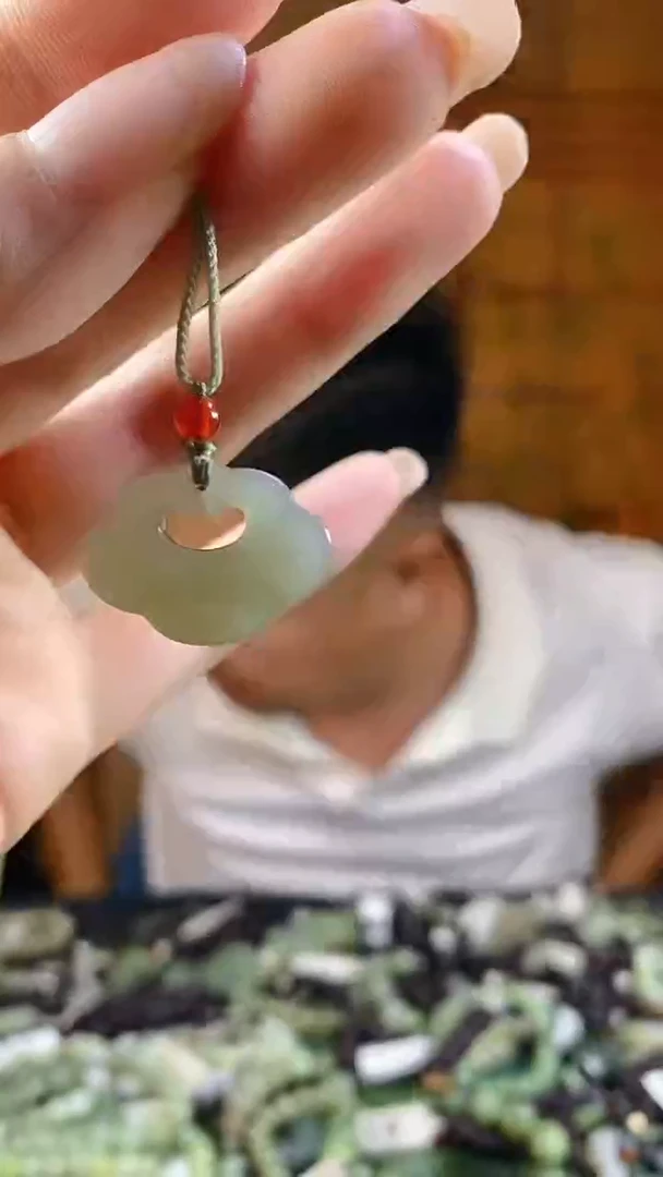 和田玉未镶嵌颈饰多样性发货，拍一发一