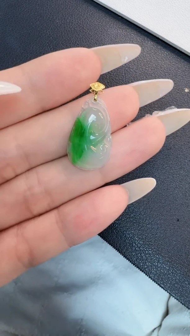 翡翠18K金镶嵌吊坠(不含链)缅甸A货翡翠