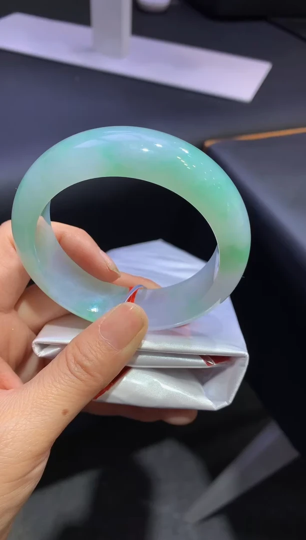 未镶嵌手镯翡翠天然缅甸A货翡翠定金2万全款36万57.1圈口