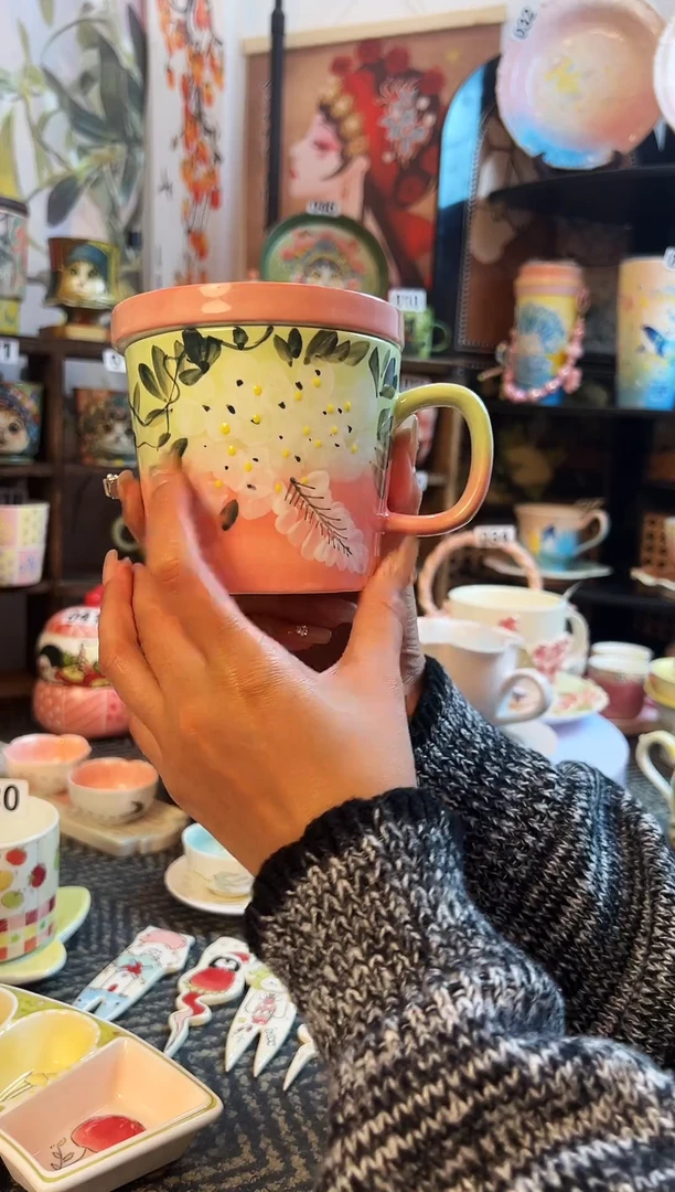 景德镇设计款手绘杯杯