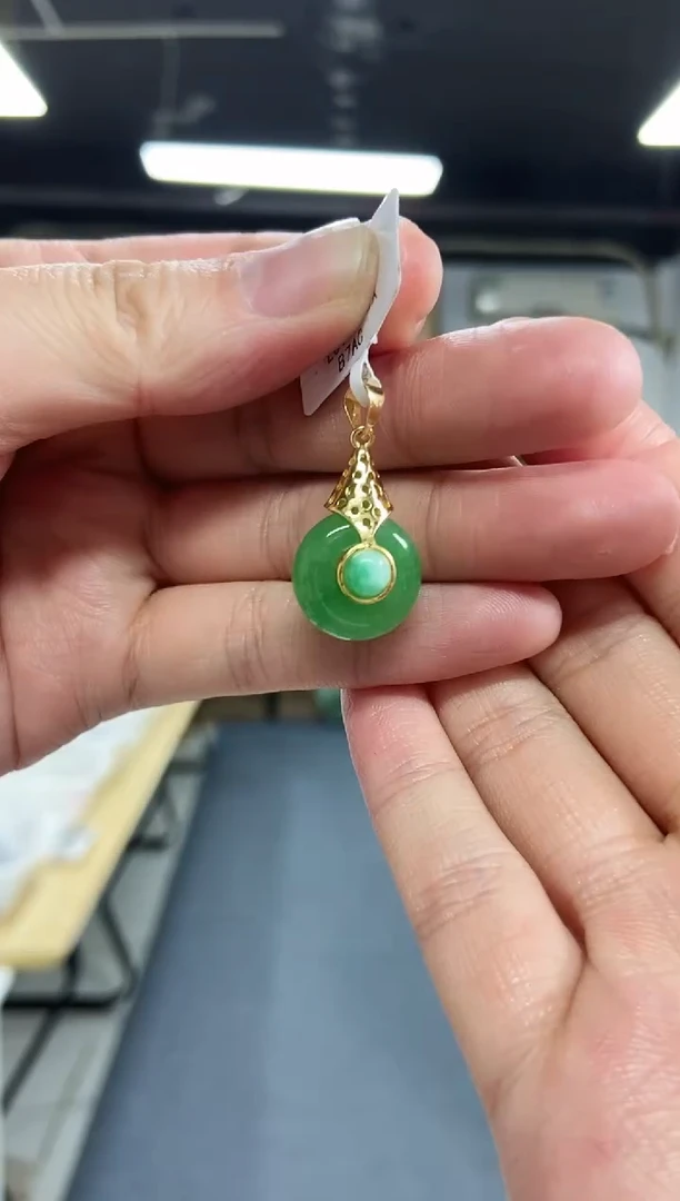 【闪购商品】翡翠吊坠(不含链)未镶嵌多样性发其一颜色微差