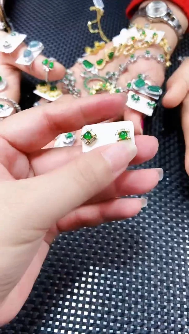 【闪购商品】翡翠耳饰未镶嵌11111111