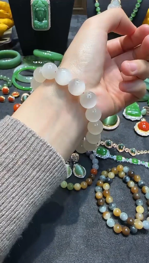 未镶嵌手链和田玉1