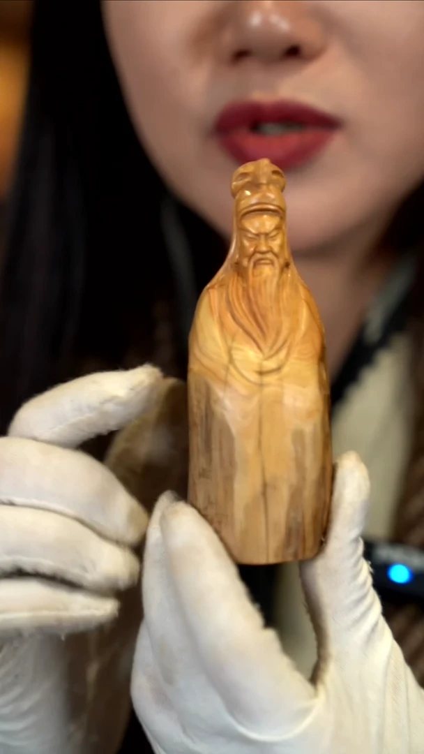 木崖柏关公人物摆件